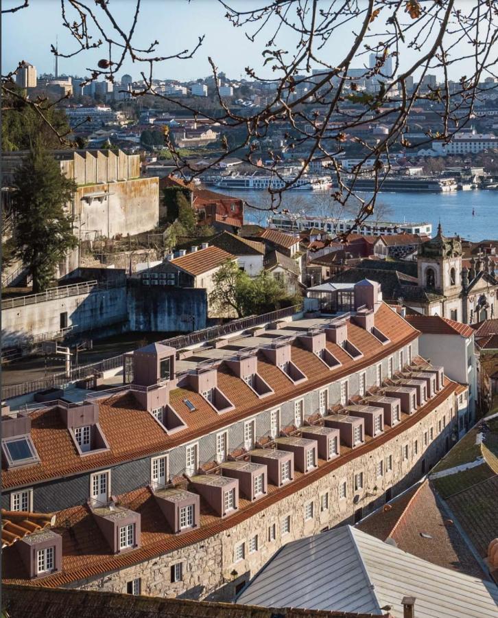 ホテル Timbre Virtudes ポルト エクステリア 写真 The roofs of the houses in the old town