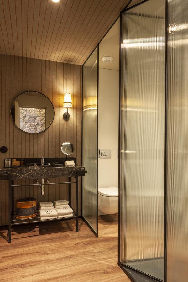 ホテル Timbre Virtudes ポルト エクステリア 写真 A bathroom at The Standard East Village