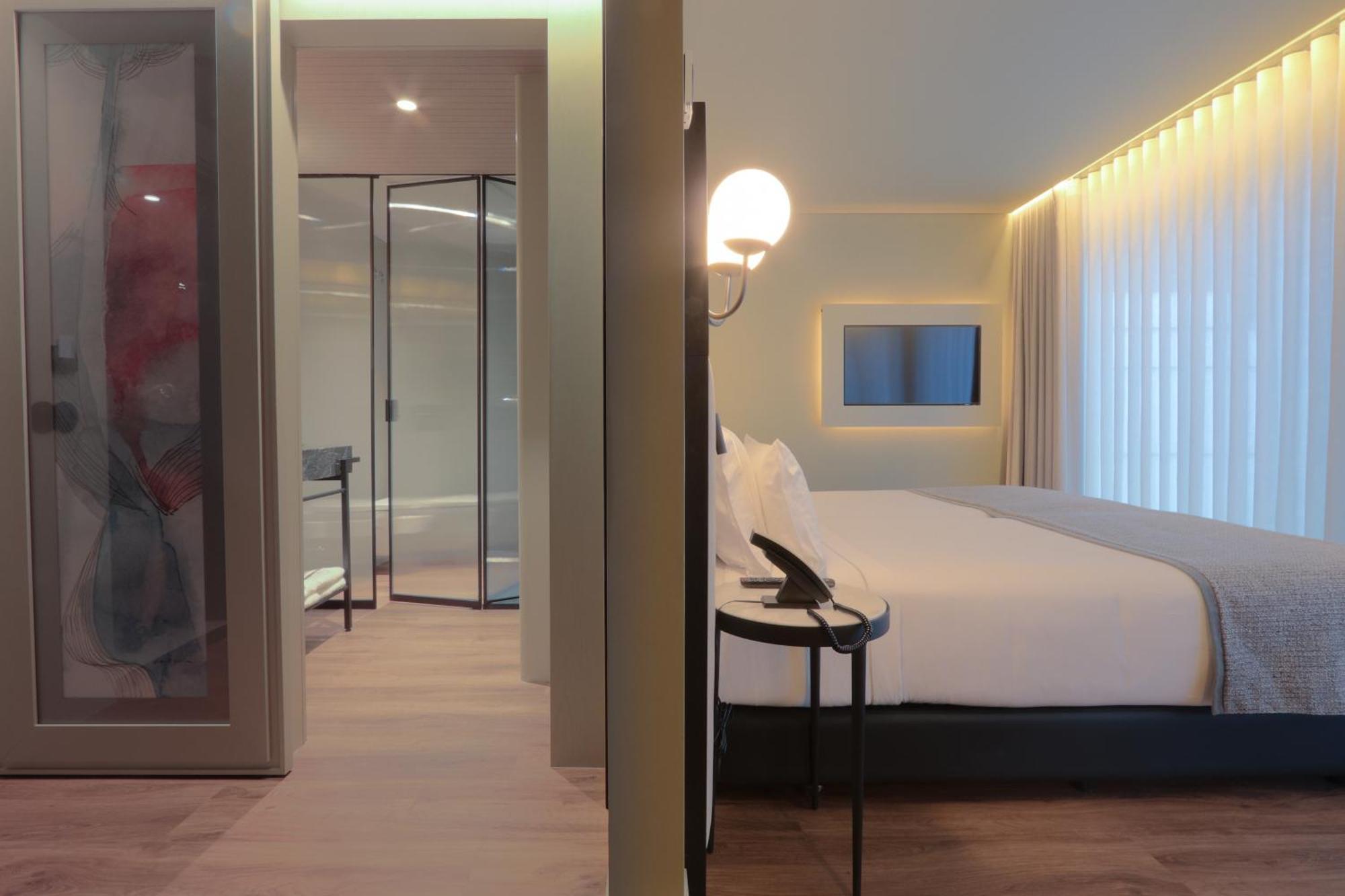 ホテル Timbre Virtudes ポルト エクステリア 写真 A room at the hotel