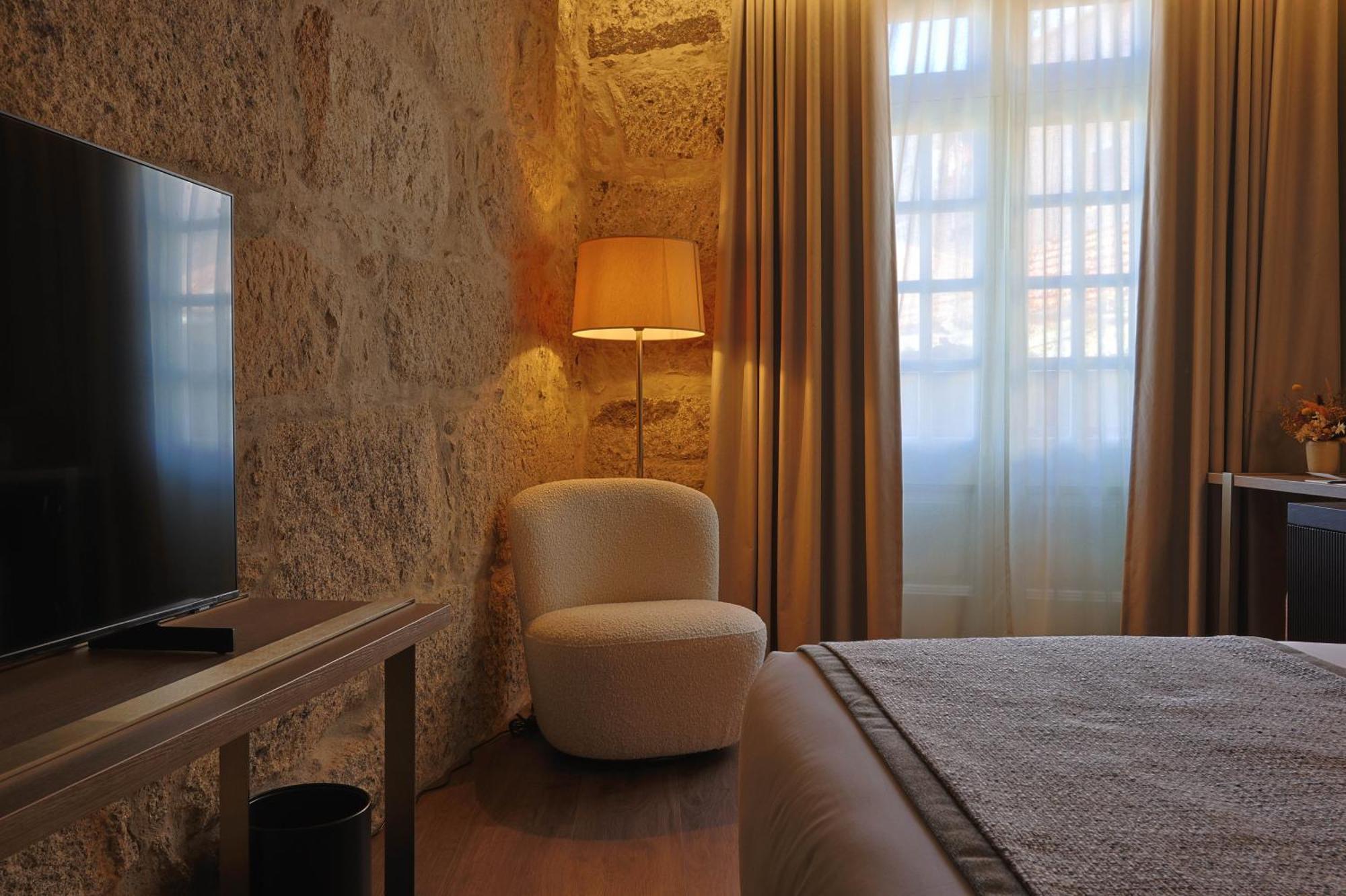 ホテル Timbre Virtudes ポルト エクステリア 写真 A room at the hotel