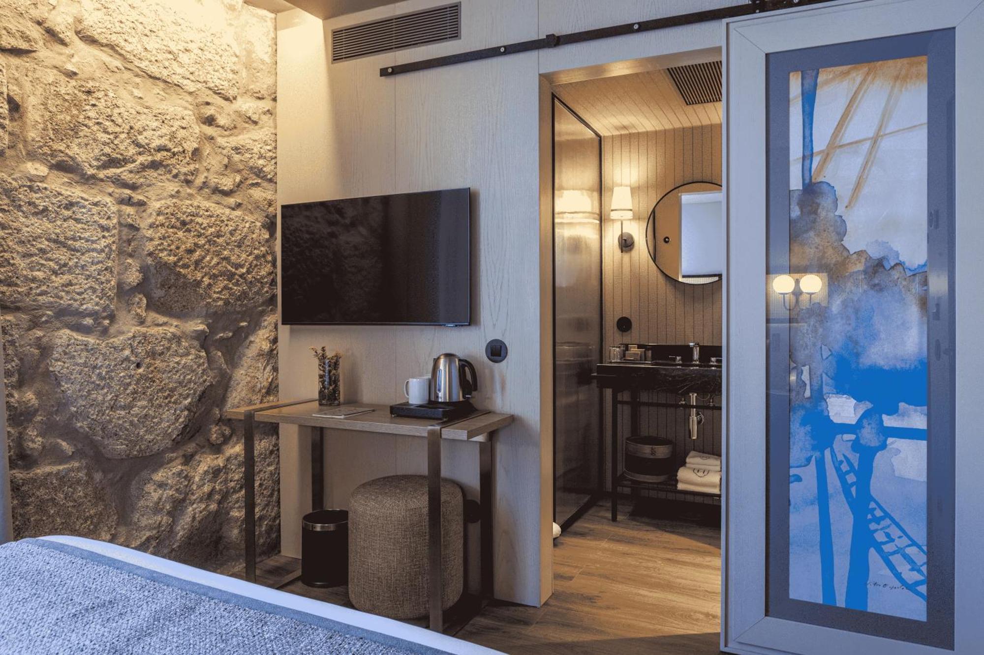 ホテル Timbre Virtudes ポルト エクステリア 写真 A room at the hotel